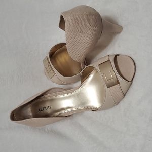 Women heel Shoes Size 10 Cream by Alfani (Ss25)